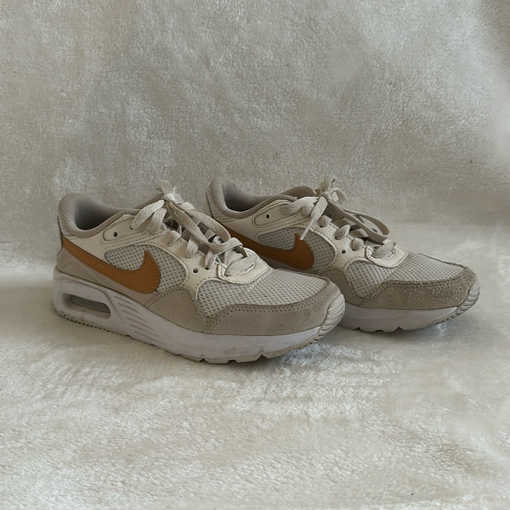nike air maxes size 7.5